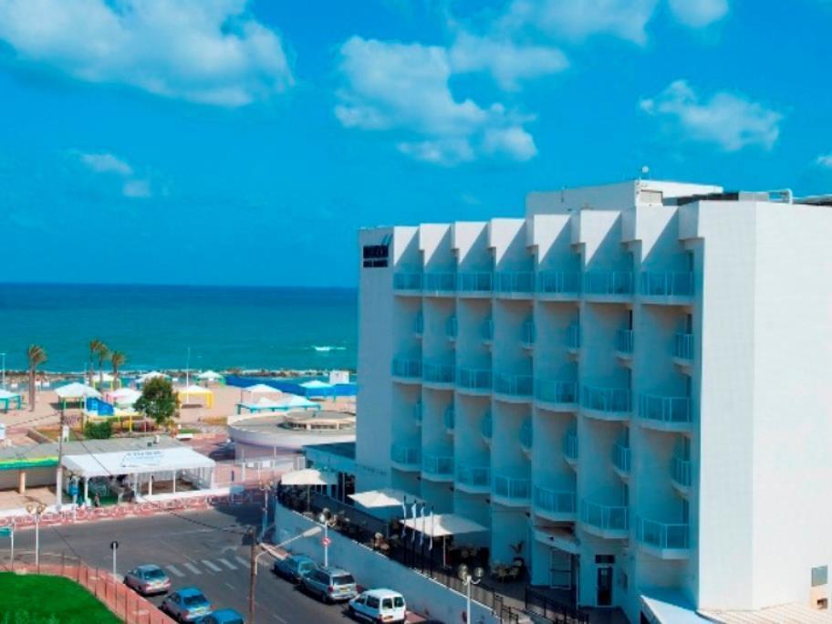 Rimonim Madison Hotel Нахария Екстериор снимка