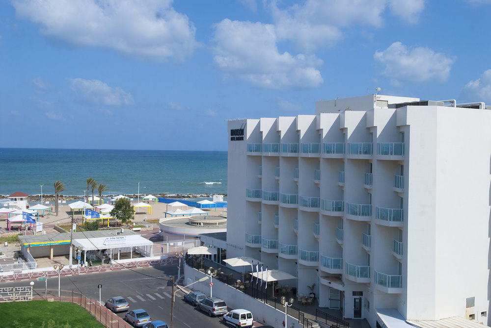 Rimonim Madison Hotel Нахария Екстериор снимка