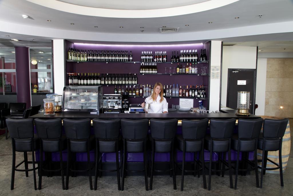 Rimonim Madison Hotel Нахария Екстериор снимка